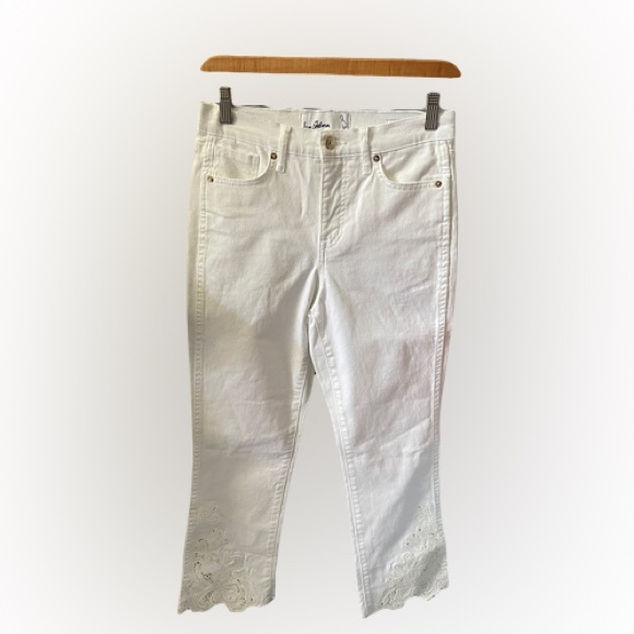 NWOT. Sam Edelman white jeans with designs on the lower ankle area . - Picture 1 of 3